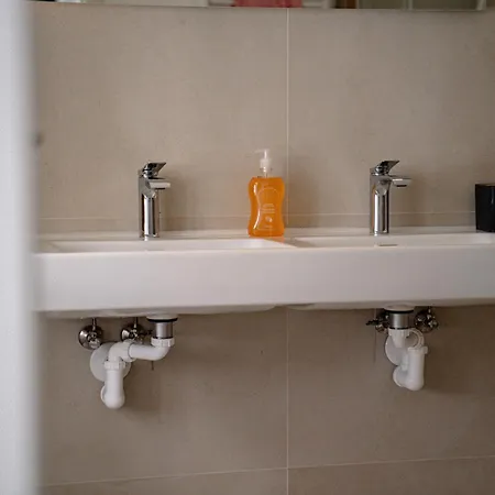 Beautiful - 2br, Wifi, Netflix & Ps4 Apartman Klosterneuburg